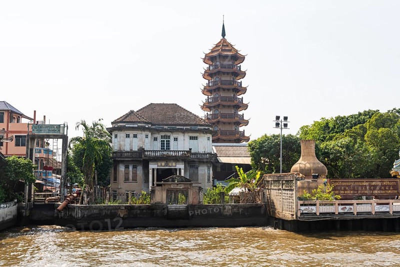 Old colonial house on the Chao Phraya River, Bangkok
