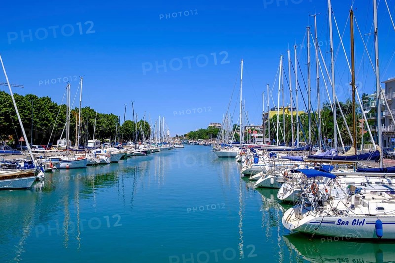 Port, sailing boats
