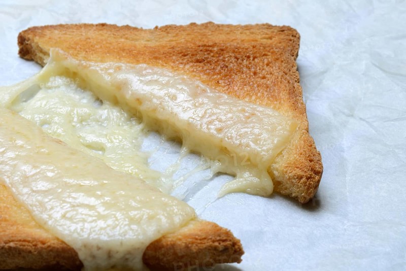 Melted processed cheese with toast, processed cheese