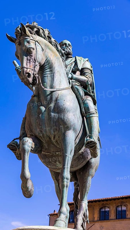 Equestrian statue of Cosimo de Medici, Piazza della Signorina