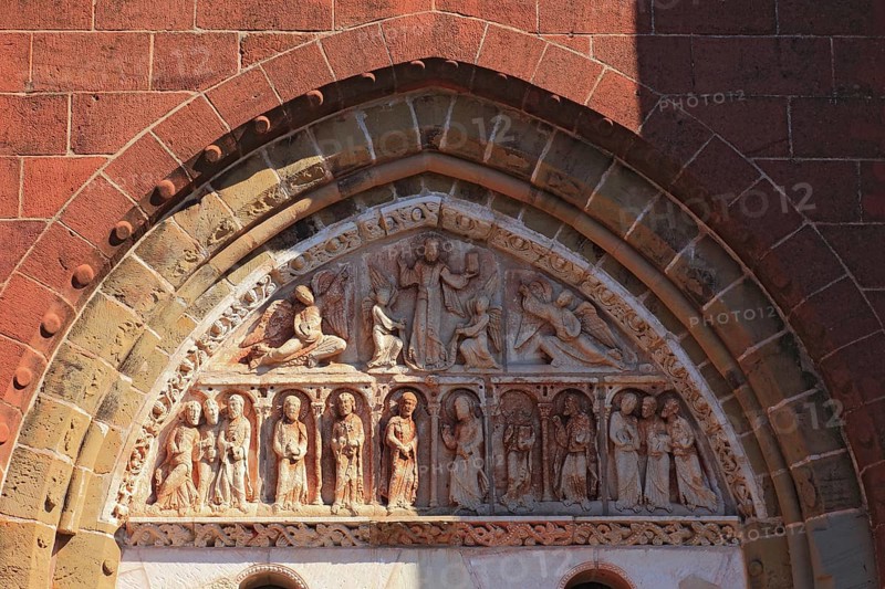 Saint-Pierre churchs gate, Collonges-la-Rouge