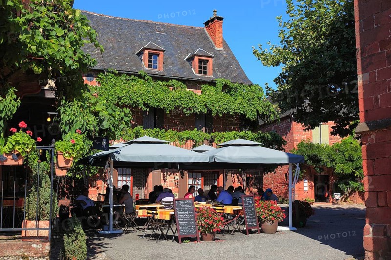Collonges-la-Rouge, Colonjas