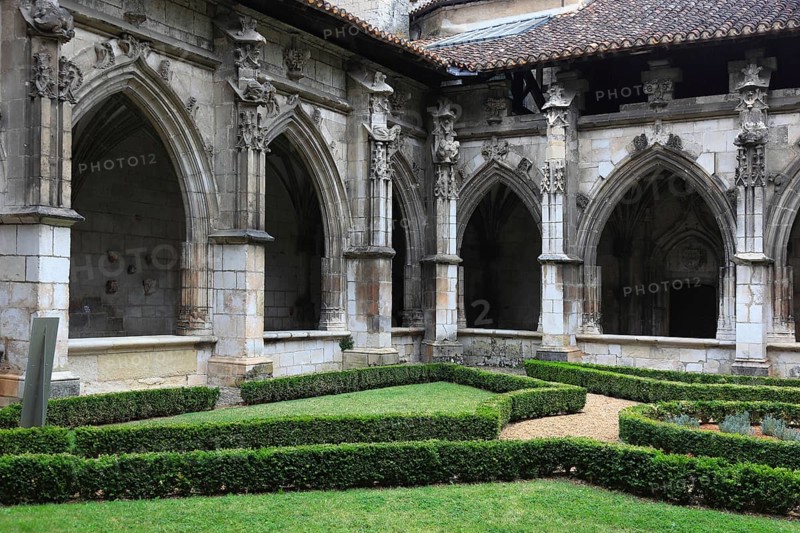 Cathedral cloister, Saint-Etienne Cathedral
