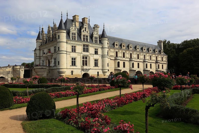 Chenonceau Castle, moated castle in the village of Chenonceaux in the Indre-et-Loire department of the Centre-Val de Loire region