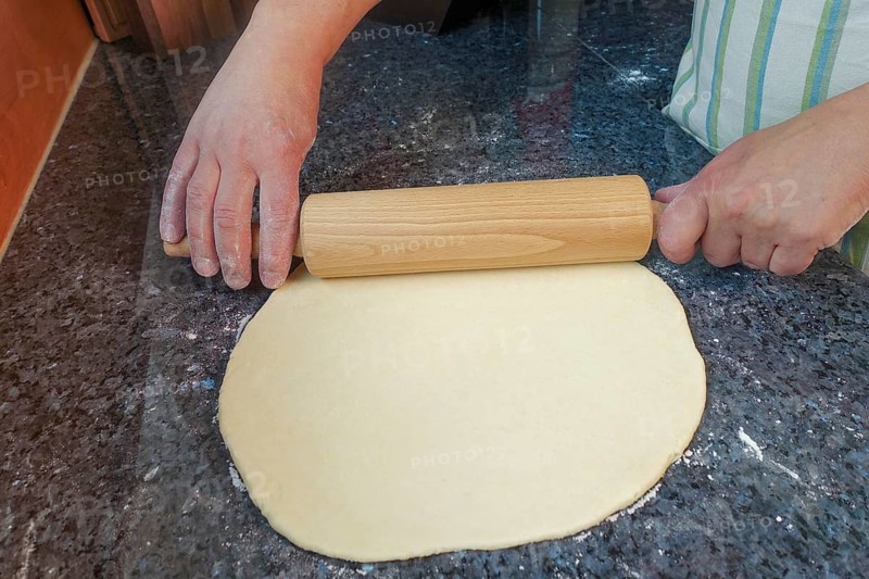 Swabian cuisine, preparing curd dough for Haertsfelder potato cake