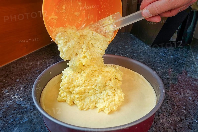 Swabian cuisine, preparing Haertsfeld potato cake