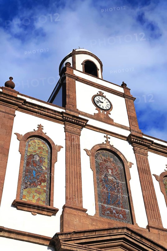 Casa Parroquial a beautiful church with triptych. Agaete, Las Palmas