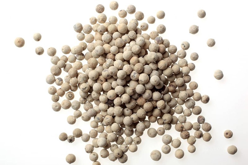 White pepper, ripe pepper freed from the husk