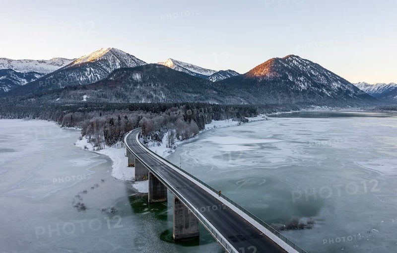 Evening mood, panorama of Sylvensteinsee