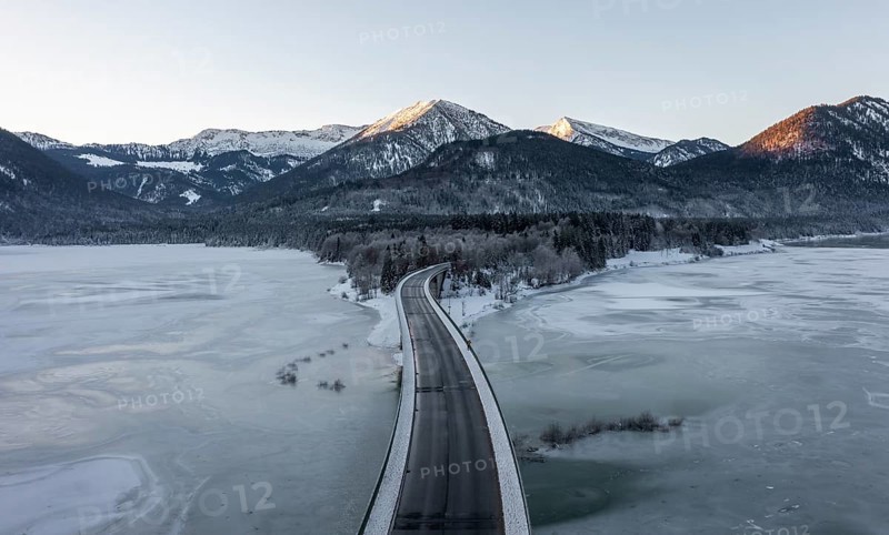 Evening mood, panorama of Sylvensteinsee
