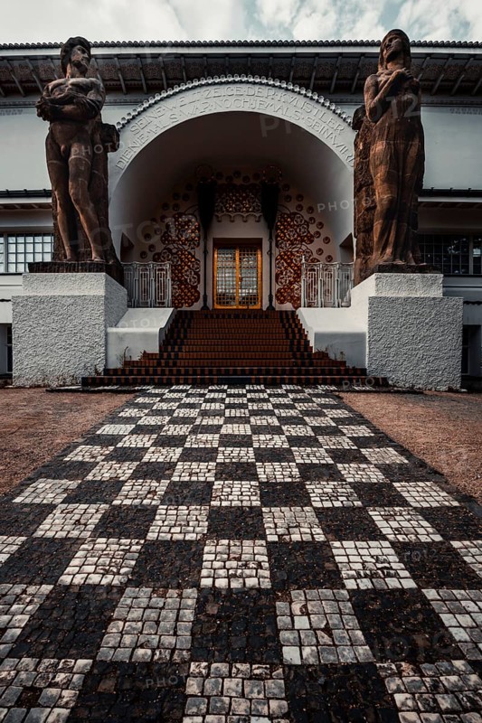 Entrance portal Ernst-Ludwig-Haus, Museum Kuenstlerkolonie