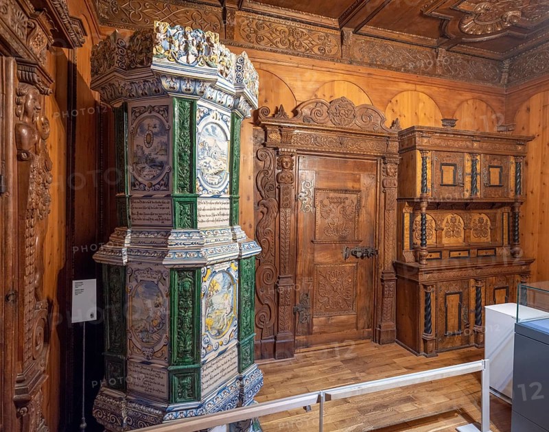 Wartburg, faience stove from 1689 in the Swiss Room