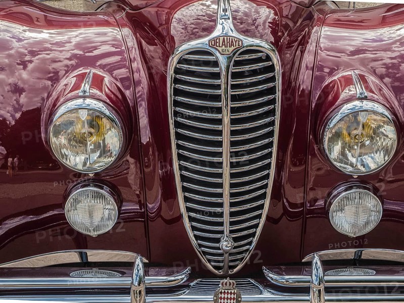 Close-up, Delahaye radiator grille
