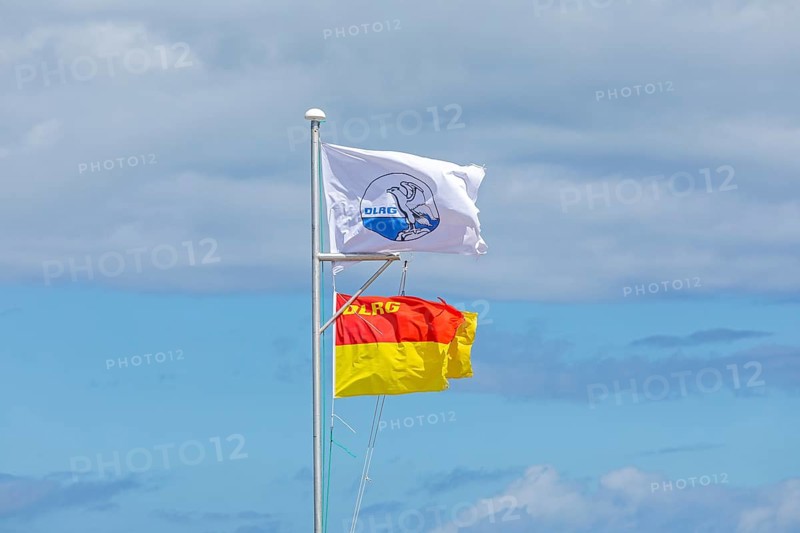 DLRG flags, Steinwarder peninsula