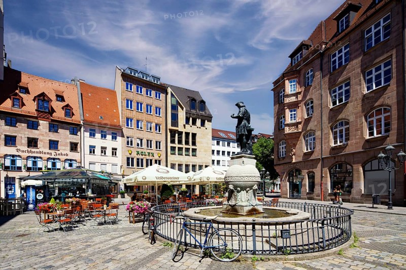 Peter Henlein Fountain with statue of the Nuremberg inventor of the pocket watch, bronze statue after Max Meissner