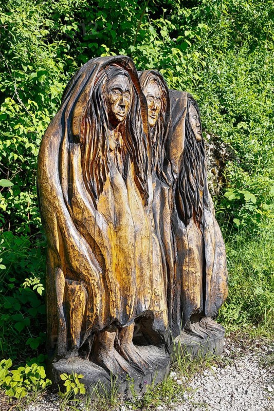Pfullinger Sagenweg, wooden figures by Billy Troege
