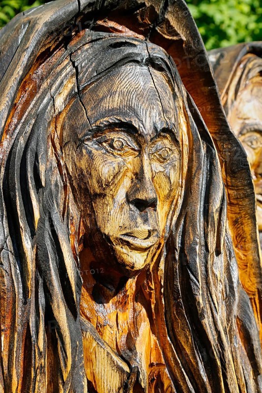 Pfullinger Sagenweg, wooden figure by Billy Troege