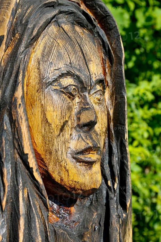 Pfullinger Sagenweg, wooden figure by Billy Troege