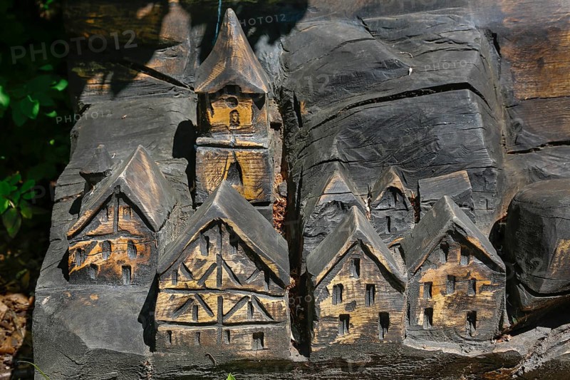 Pfullinger Sagenweg, wooden figure by Billy Troege