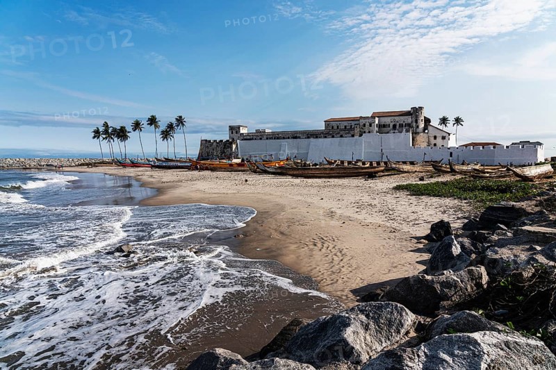 Beach, Elmina Castle
