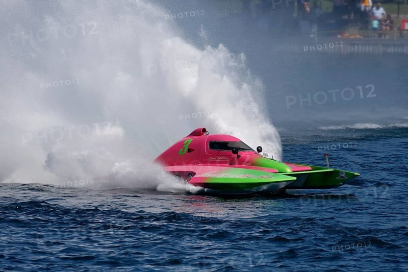 Hydroplane racing on the Saint Lawrence River, Valleyfield