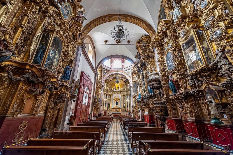 Beautiful interior in the Parish of the Sacred Heart of Jesus "Of St. Claire", Unesco site Queretaro
