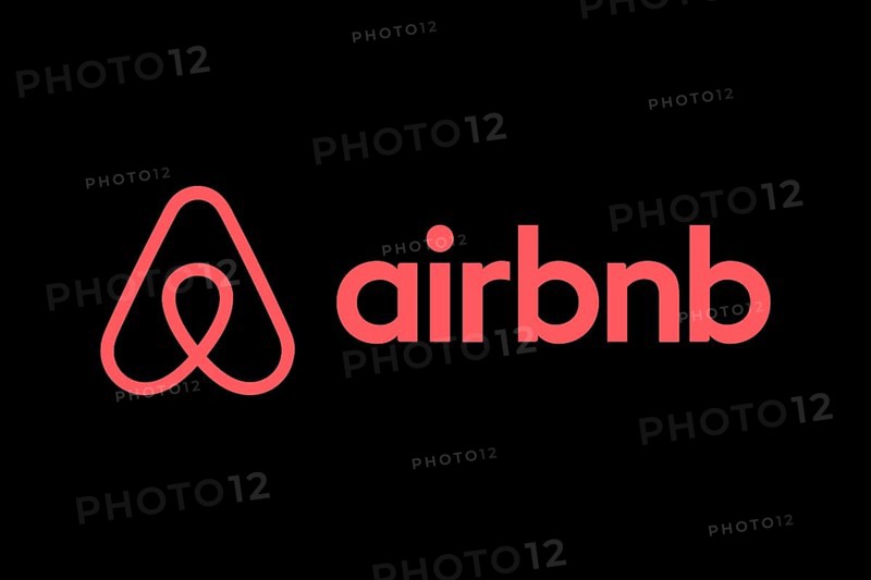 Airbnb, Logo