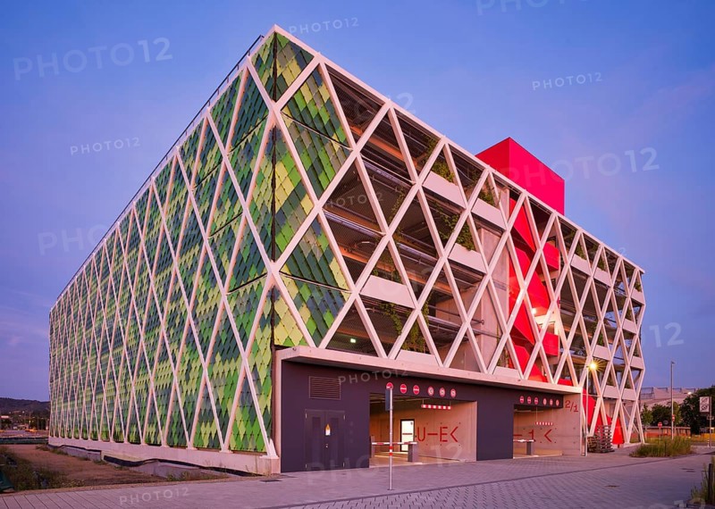 Sound insulation and natural ventilation through honeycomb structure in novel hybrid building, mixed-use building