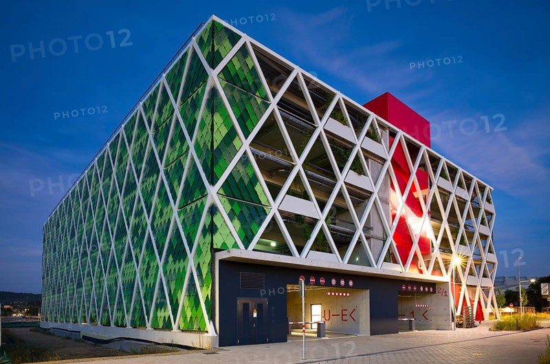 Sound insulation and natural ventilation through honeycomb structure in novel hybrid building, mixed-use building