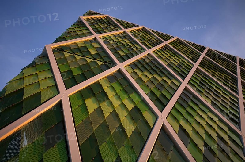 Sound insulation and natural ventilation through honeycomb structure in novel hybrid building, mixed-use building