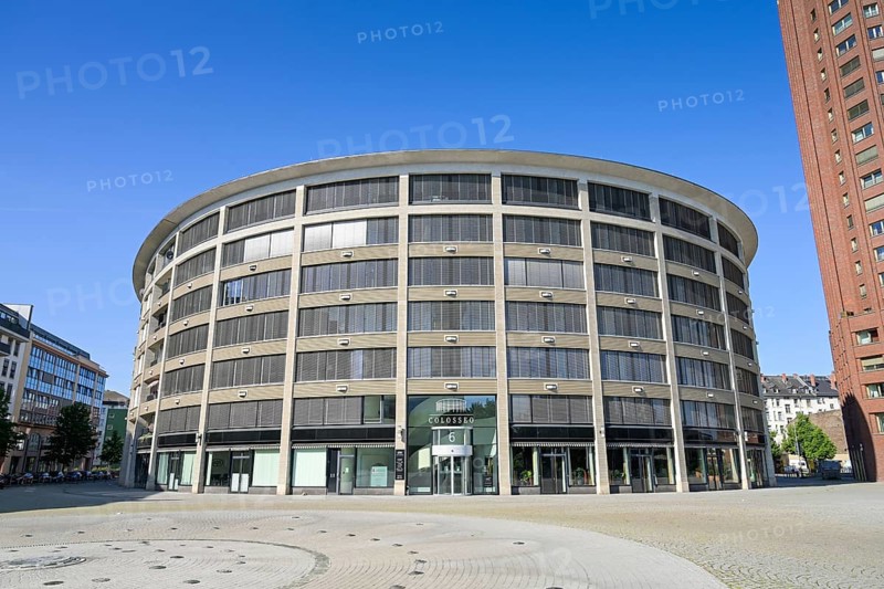 Colosseo, Walther-von-Cronberg-Platz