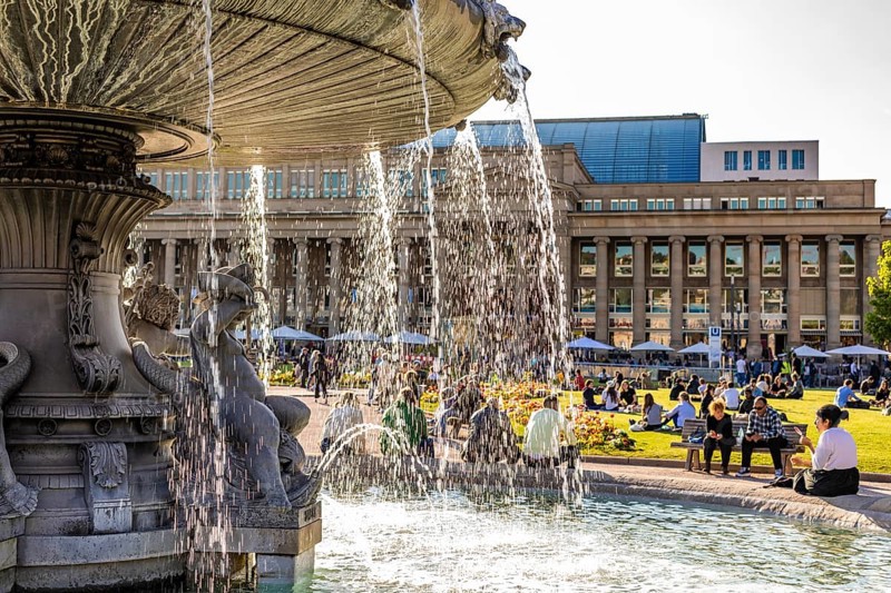 Fountain on Schlossplatz in front of the Koenigsbau, Stuttgart
