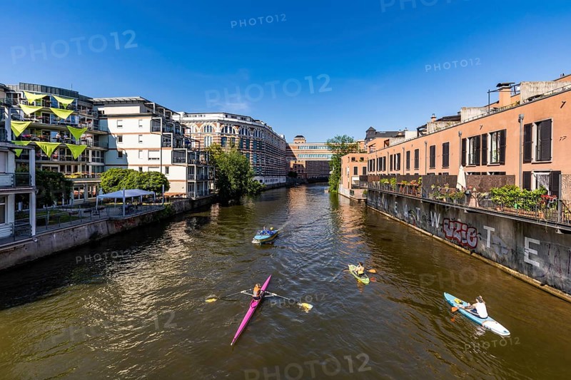 Various boats at the Buntgarnwerke on the White Elster, flats