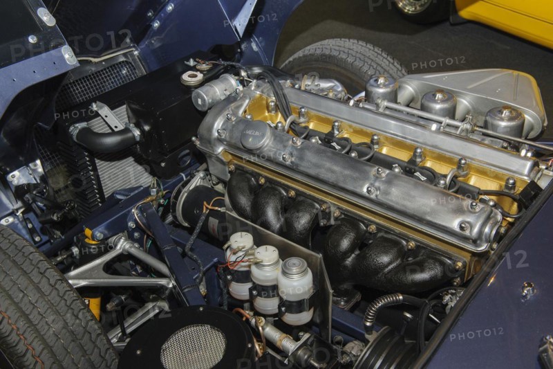 View under bonnet of historic classic racing car sports car classic car Jaguar E-Type Series 1 Roadster with engine 3-8-litre flat floor 6-cylinder, 60s 1961