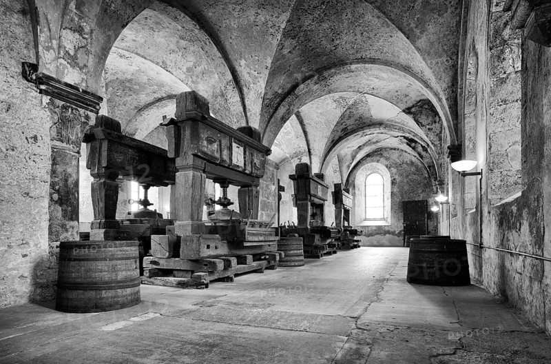 Lay refectory with historic wine presses, dining room of the lay brothers