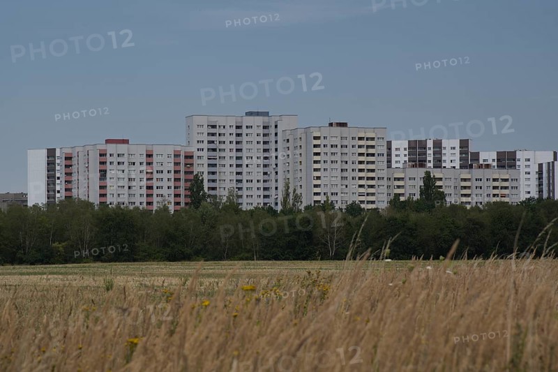 Residential buildings on the city border along the Berlin Wall Trail