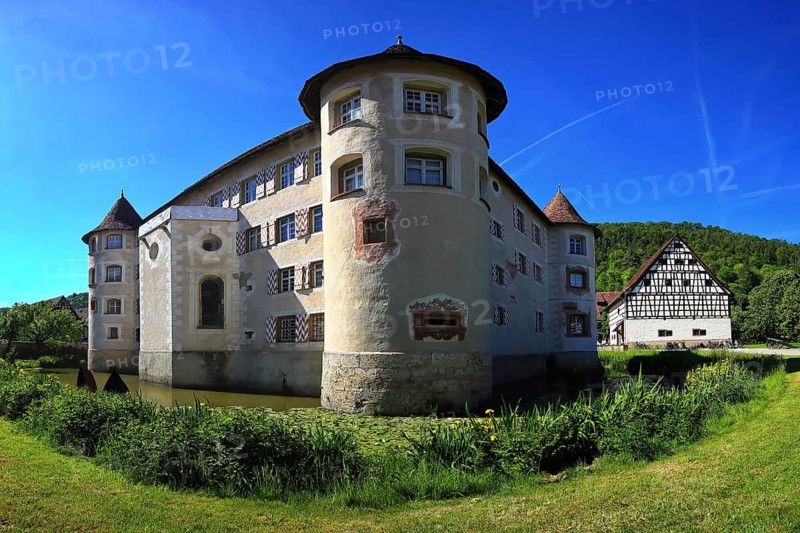 Glatt moated castle is one of the oldest Renaissance castles. Glatt