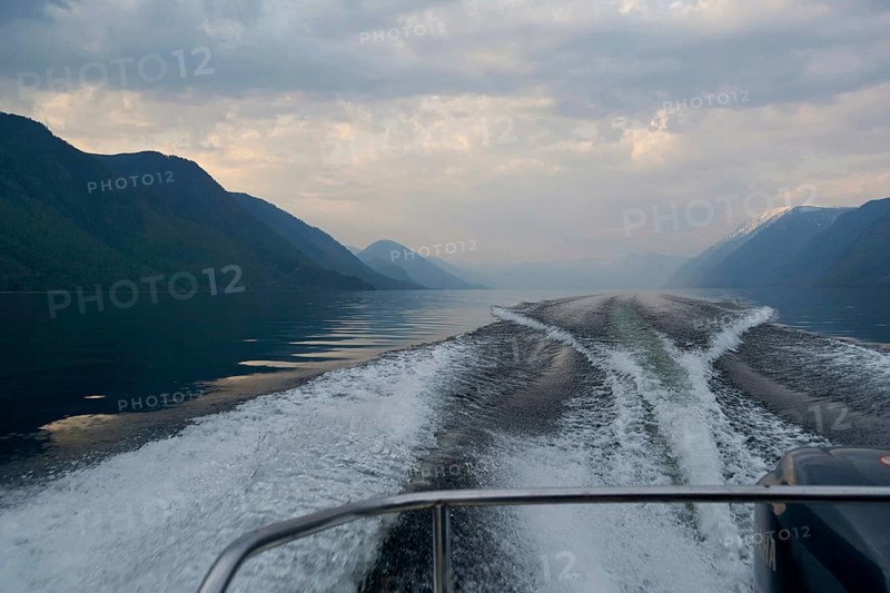 Scenic view of Lake Teletskoye