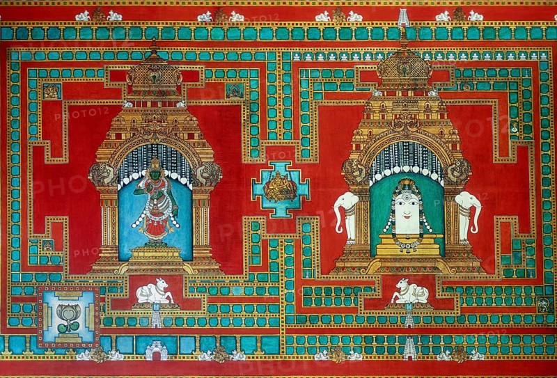 Painting Shiva Parvathi in Meenakshi Sundareswarar temple wall in Madurai