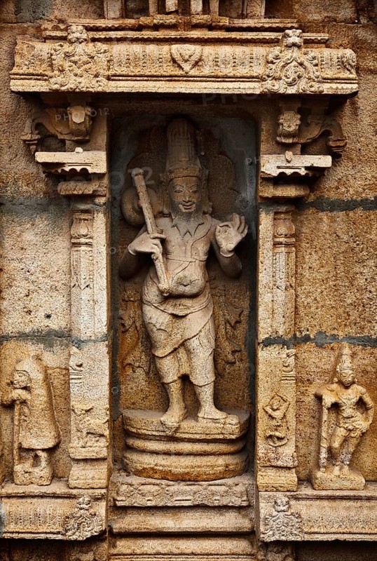 Bas relief in Hindu temple. Sri Ranganathaswamy Temple. Tiruchirappalli