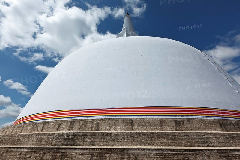 Ruwanweliseya Dagoba. Anuradhapura