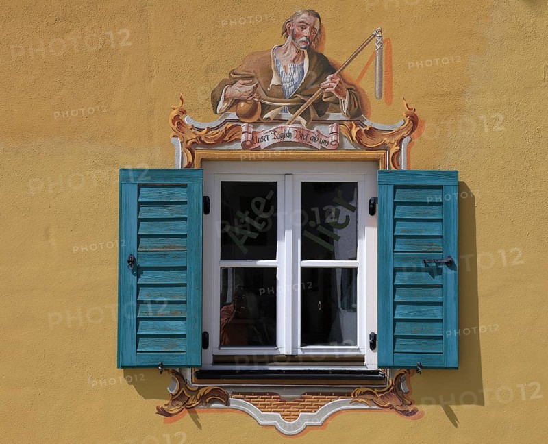 House facade with Lueftlmalerei