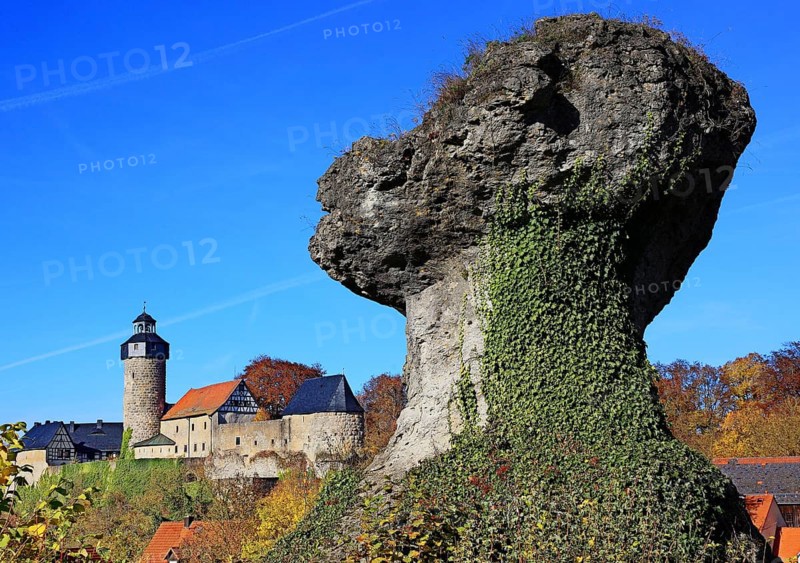 View over the mushroom-shaped Zschokke rock to Zwernitz Castle