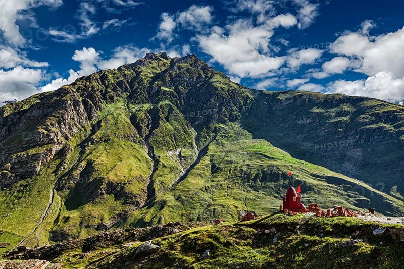 Small Hindu shrine on descend from Rohtang La pass to Lahaul valley. Himachal Pradesh