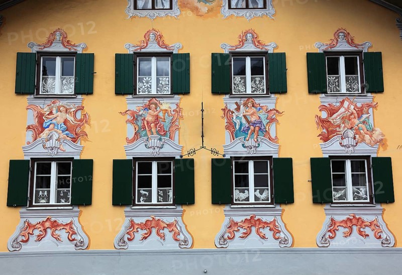House facade with Lueftlmalerei in Oberammergau