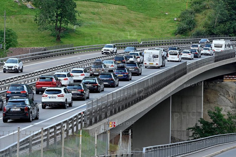Congestion Gotthard road tunnel Wassen