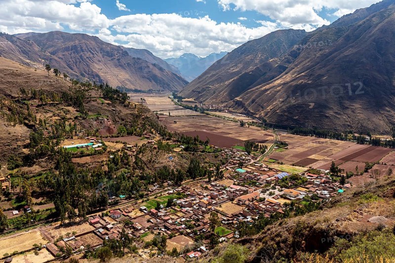 View of the valley of the Rio Urubamba