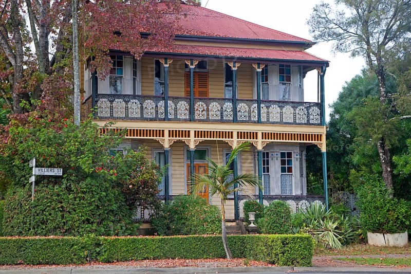 Colourful traditional British colonial house in Grafton
