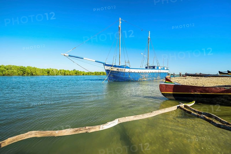Dhow on the way to the port of Morondava