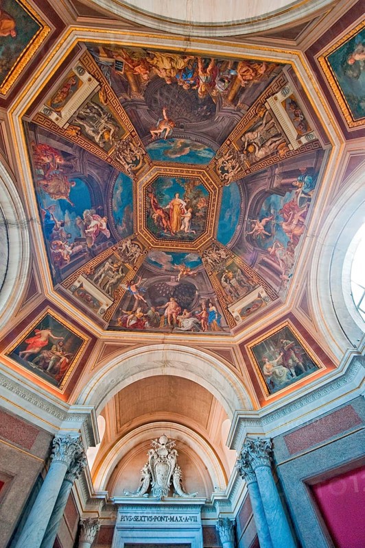 Dome painting in the Hall of the Muses